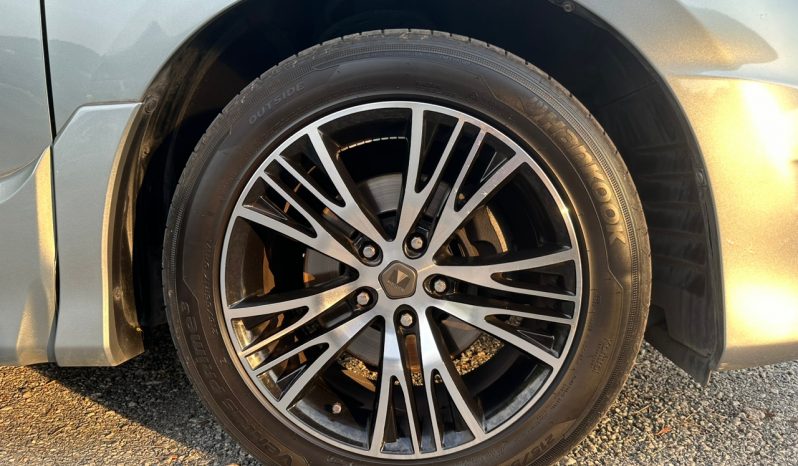 
Toyota ESTIMA 2.4 AERAS S PACKAGE (A) 3 YRS WRRTY full									