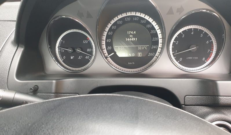 
Mercedes Benz C200 CGI Elegence full									