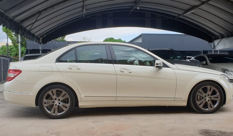 
Mercedes Benz C200 CGI Elegence full									