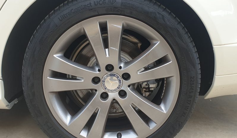 
Mercedes Benz C200 CGI Elegence full									