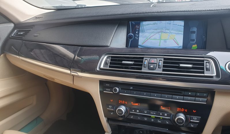 
BMW 740LI F02 LWB 3.0 full									