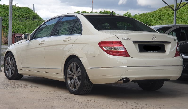 
Mercedes Benz C200 CGI Elegence full									