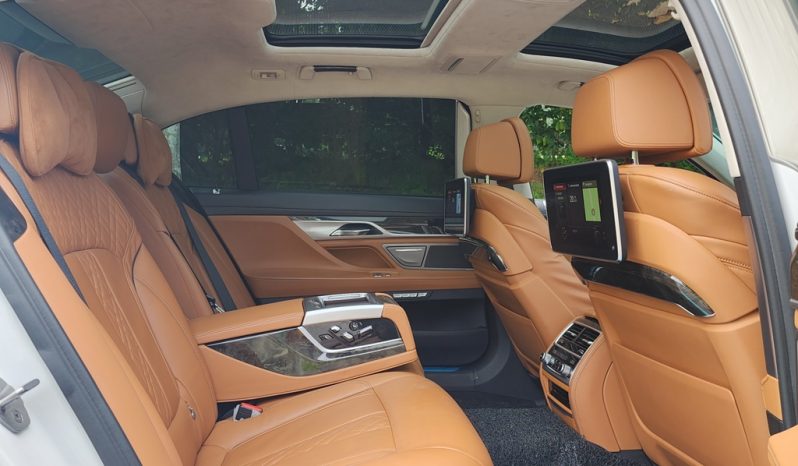 
YEAR MADE 2017 BMW 740LE (A) 2.0 G12 LWB full									