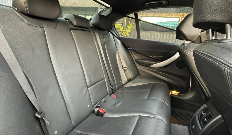BMW 330e M-Sport full