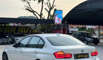 BMW 330e M-Sport full