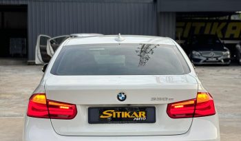 BMW 330e M-Sport full