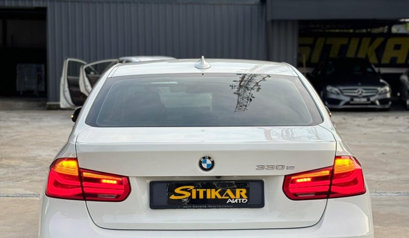 BMW 330e M-Sport full